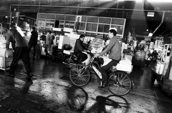 A morning at Tokyo's world-famous Tsukiji Fish Market